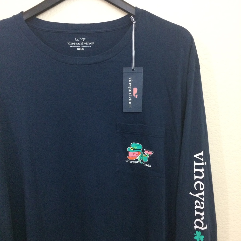 Vineyard Vines Mens Kiss Me I'm Irish T-Shirt - Picture 5 of 8